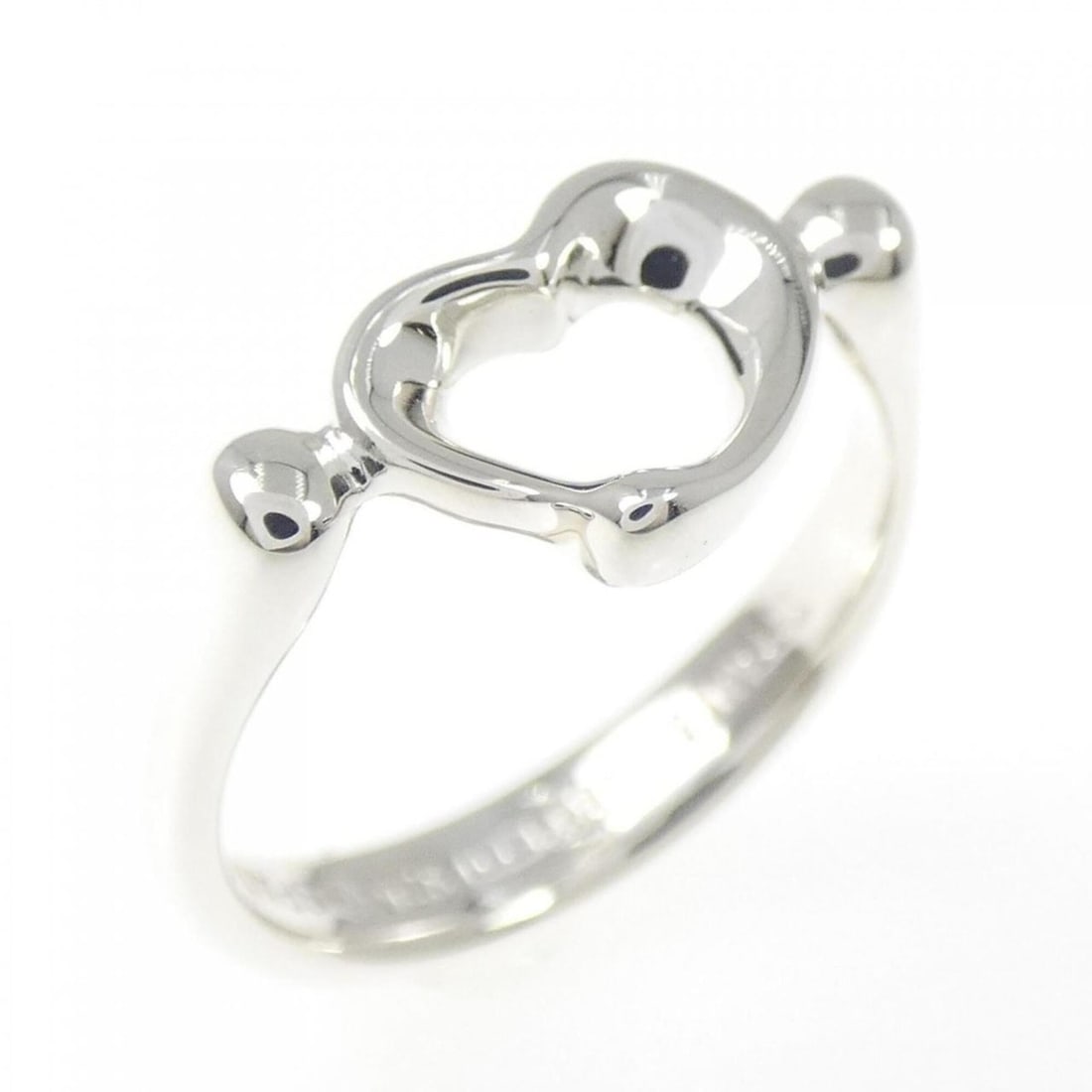 Tiffany Open Heart Ring: --- Catalog ---Category: SizeJP Size: 8.5US Size: 4.5Category: DesignType: Band ringGender: WomenMaterial: Silver 925Category: GeneralBrand: Tiffany--- Item List ---Section: ConditionRanking: Rank A