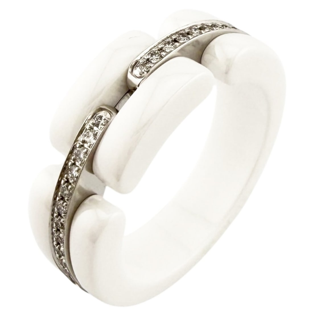 Chanel Ultra Ring, 18K White Gold, Diamond Ring for Women.: --- Catalog ---Category: SizeJP Size: 10.5US Size: 5.5Category: DesignType: Band ringColor: White goldStone: DiamondGender: WomenMaterial: Ceramic, White gold (18K)Category: GeneralBrand: Chanel--- It