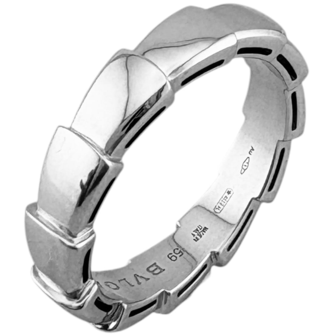 Bulgari Serpenti Viper Ring, 1, 18K White Gold, 59ct, Women's, BVLGARI: --- Catalog ---Category: SizeJP Size: 18.5US Size: 9Category: DesignType: Band ringColor: White goldGender: WomenMaterial: White gold (18K)Category: GeneralBrand: Bvlgari--- Item List ---Section: Cond