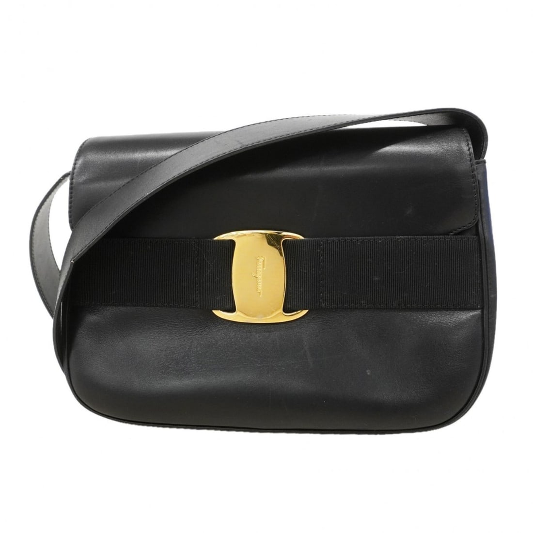 Salvatore Ferragamo Vara Leather Shoulder Bag, Black, Women's: --- Catalog ---Category: SizeSize (HxWxD): 17cm x 24.5cm x 8cm / 6.69'' x 9.64'' x 3.14''Category: DesignType: Shoulder bagColor: BlackGender: WomenMaterial: Leather Hardware Color: GoldCategory: Gene