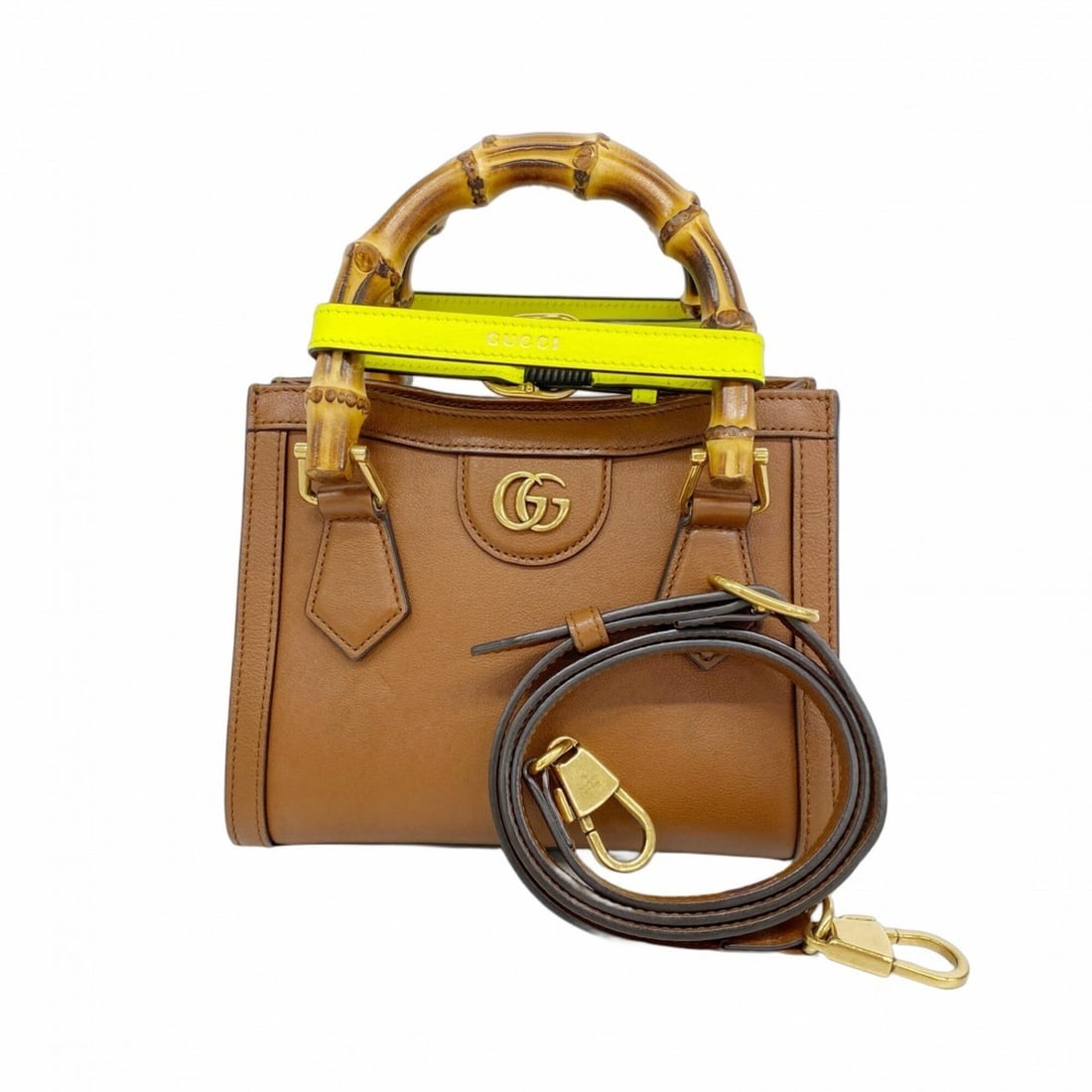 Gucci Diana handbag, 655661, leather, brown, 2-way bag for women.: --- Catalog ---Category: SizeSize (HxWxD): 14.5cm x 20cm x 9.5cm / 5.7'' x 7.87'' x 3.74''Category: DesignType: HandbagColor: BrownGender: WomenMaterial: Leather Hardware Color: GoldCategory: GeneralM