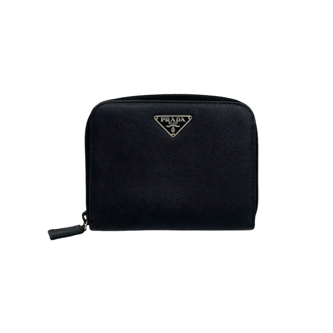 PRADA Triangle Logo Hardware Saffiano Leather Bi-fold Wallet Mini Billfold Coin Purse Black 61539: --- Catalog ---Category: SizeSize (HxWxD): 10.5cm x 13cm x 2.5cm / 4.13'' x 5.11'' x 0.98''Category: DesignType: Wallet (bi-fold)Color: BlackGender: WomenMaterial: Leather Category: GeneralBrand: Prad