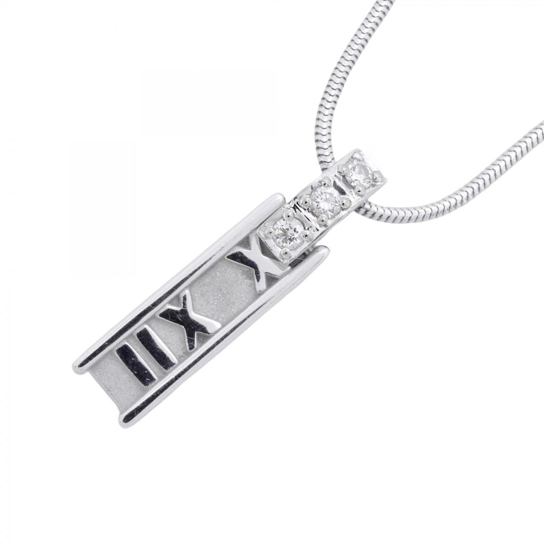 Tiffany & Co. Atlas Necklace, 3PD (3 Diamonds), 18K White Gold, Women's: --- Catalog ---Category: SizePendant Size: 22mm x 5.4mm / 0.86'' x 0.21''Neck Circumference: 41 cm / 16.14''Category: DesignStone: DiamondGender: WomenMaterial: White gold (18K)Necklace Type: Necklace