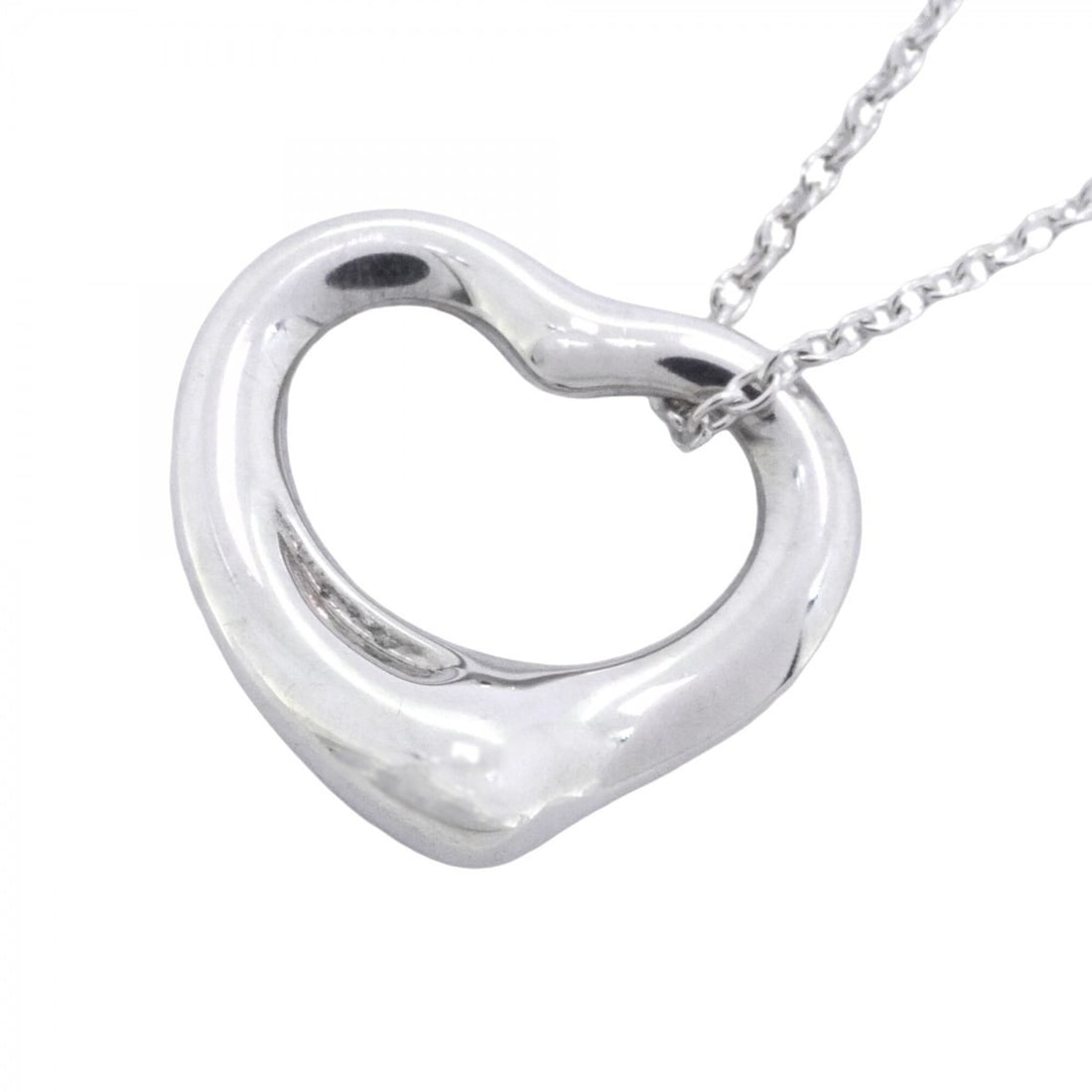 Tiffany & Co. Heart Necklace, Sterling Silver 925, Women's: --- Catalog ---Category: SizePendant Size: 14.3mm x 15.9mm / 0.56'' x 0.62''Neck Circumference: 40.5 cm / 15.94''Category: DesignGender: WomenMaterial: Silver 925Necklace Type: NecklaceCategory: Gener