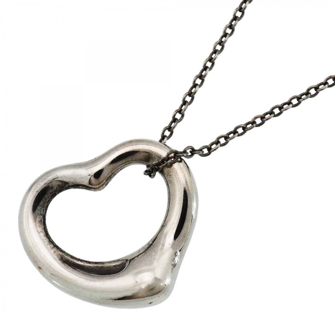 Tiffany & Co. Heart Necklace, Sterling Silver 925, Women's: --- Catalog ---Category: SizePendant Size: 14.3mm x 15.9mm / 0.56'' x 0.62''Neck Circumference: 42 cm / 16.53''Category: DesignGender: WomenMaterial: Silver 925Necklace Type: NecklaceCategory: General