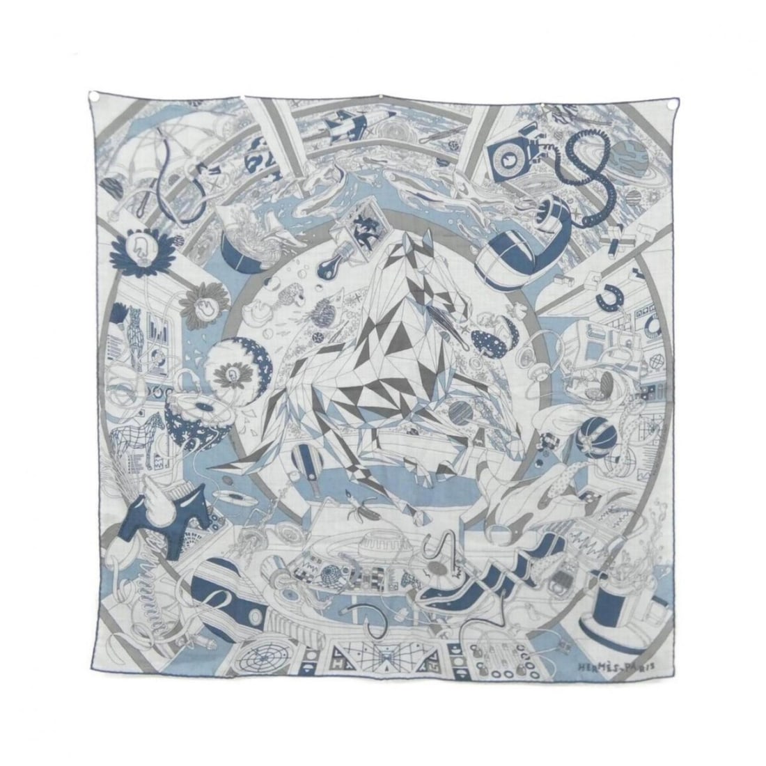 Hermes CAREE H 104062T Scarf/Muffler: --- Catalog ---Category: SizeSize (LxW): 1m x 1m / 39.37'' x 39.37''Category: DesignType: ScarfColor: GrayGender: Men,WomenMaterial: Cashmere , Silk Category: GeneralMPN: 104062TBrand: Hermes--- Item 