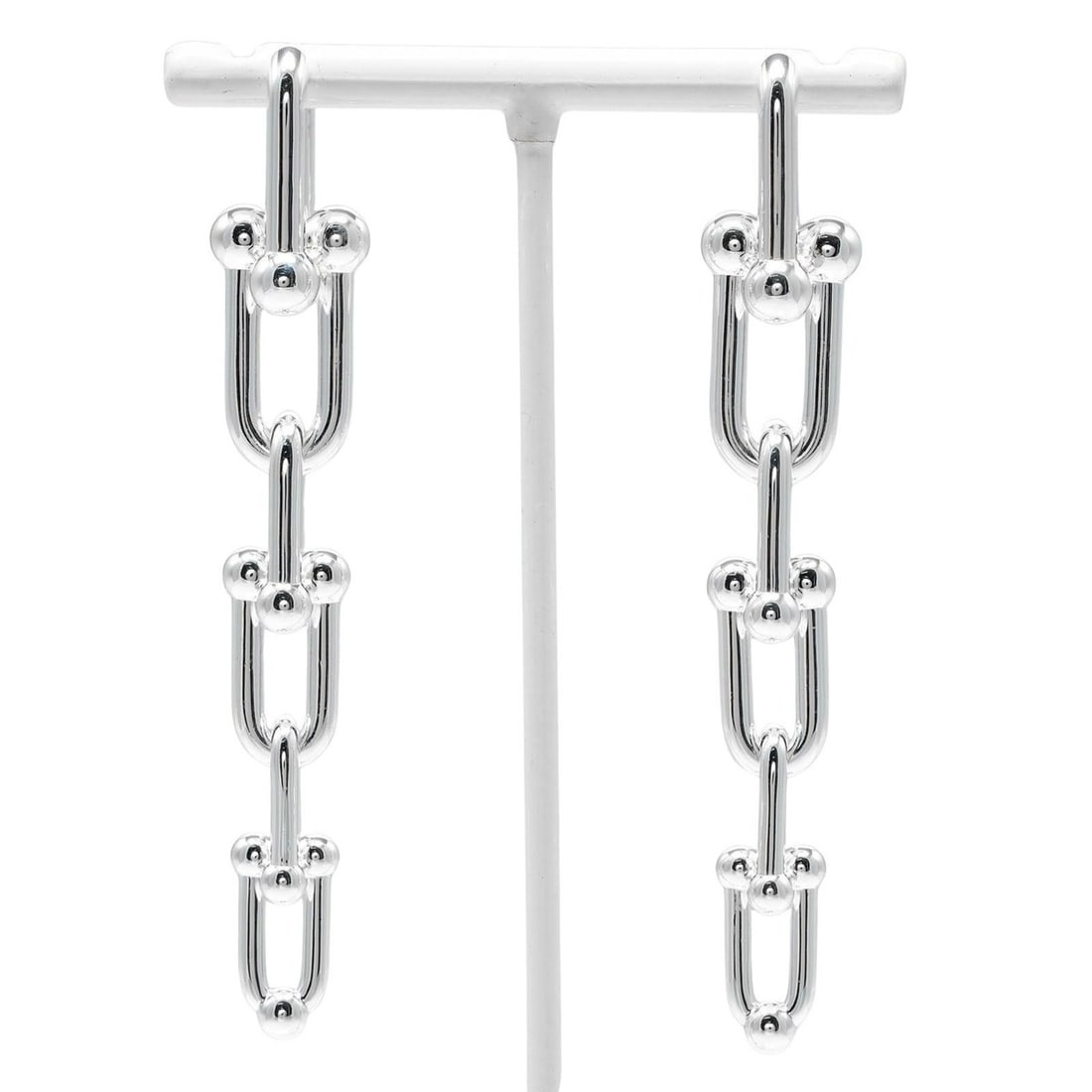 Tiffany & Co. Hardware Graduated Link Earrings, Sterling Silver 925, Approx. 22.3g: --- Catalog ---Category: SizeSize (HxWxD): 80.00mm x 14.00mm / 3.15'' x 0.55''Category: DesignType: Stud earringsGender: WomenMaterial: Silver 925Category: GeneralBrand: Tiffany--- Item List ---Sectio