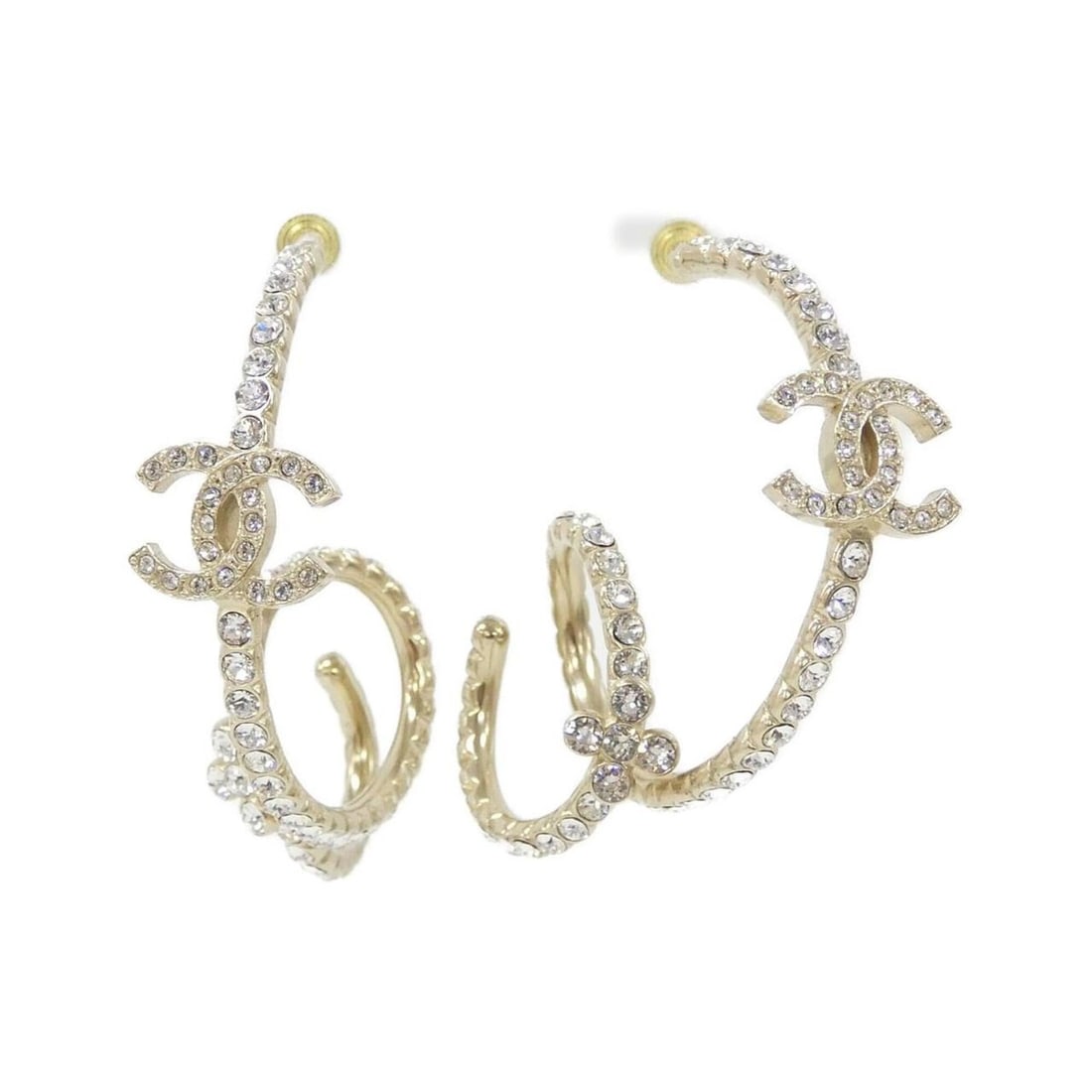 Chanel earrings: --- Catalog ---Category: SizeSize (HxWxD): 53.00mm x 10.00mm / 2.09'' x 0.39''Category: DesignColor: ClearGender: WomenCategory: GeneralBrand: Chanel--- Item List ---Section: ConditionRanking: Rank A