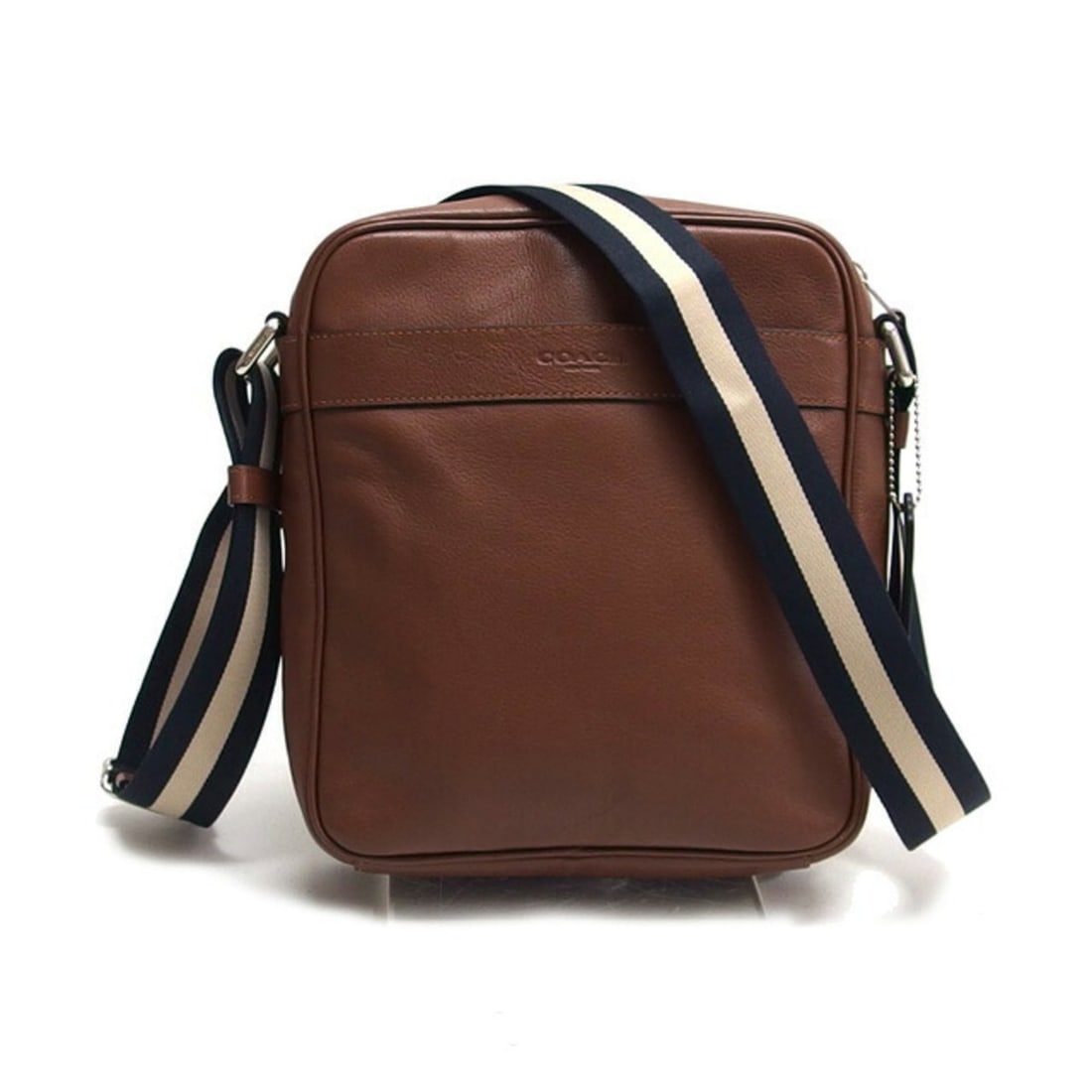 Coach Charles Flight Shoulder Bag, Leather, Brown, F54782: --- Catalog ---Category: SizeSize (HxWxD): 25cm x 22cm x 7cm / 9.84'' x 8.66'' x 2.75''Category: DesignType: Shoulder bagColor: Beige, Brown, NavyGender: Men,WomenMaterial: Leather Category: