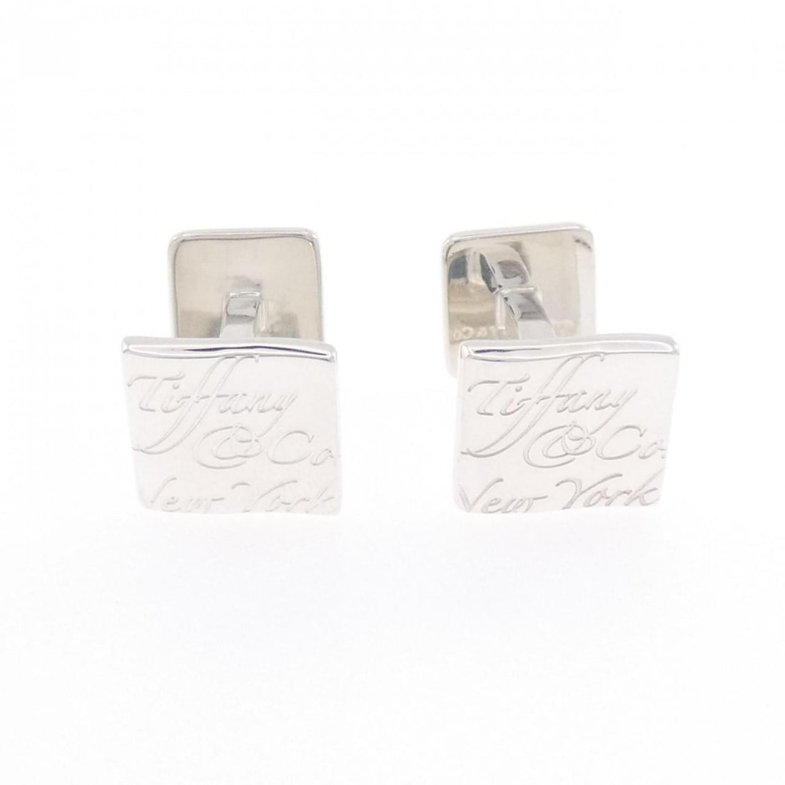 Tiffany Notes Cufflinks: --- Catalog ---Category: SizeSize (HxWxD): 12.80mm x 12.80mm / 0.50'' x 0.50''Category: DesignType: CufflinksGender: WomenMaterial: Silver 925Category: GeneralBrand: Tiffany--- Item List ---Section: