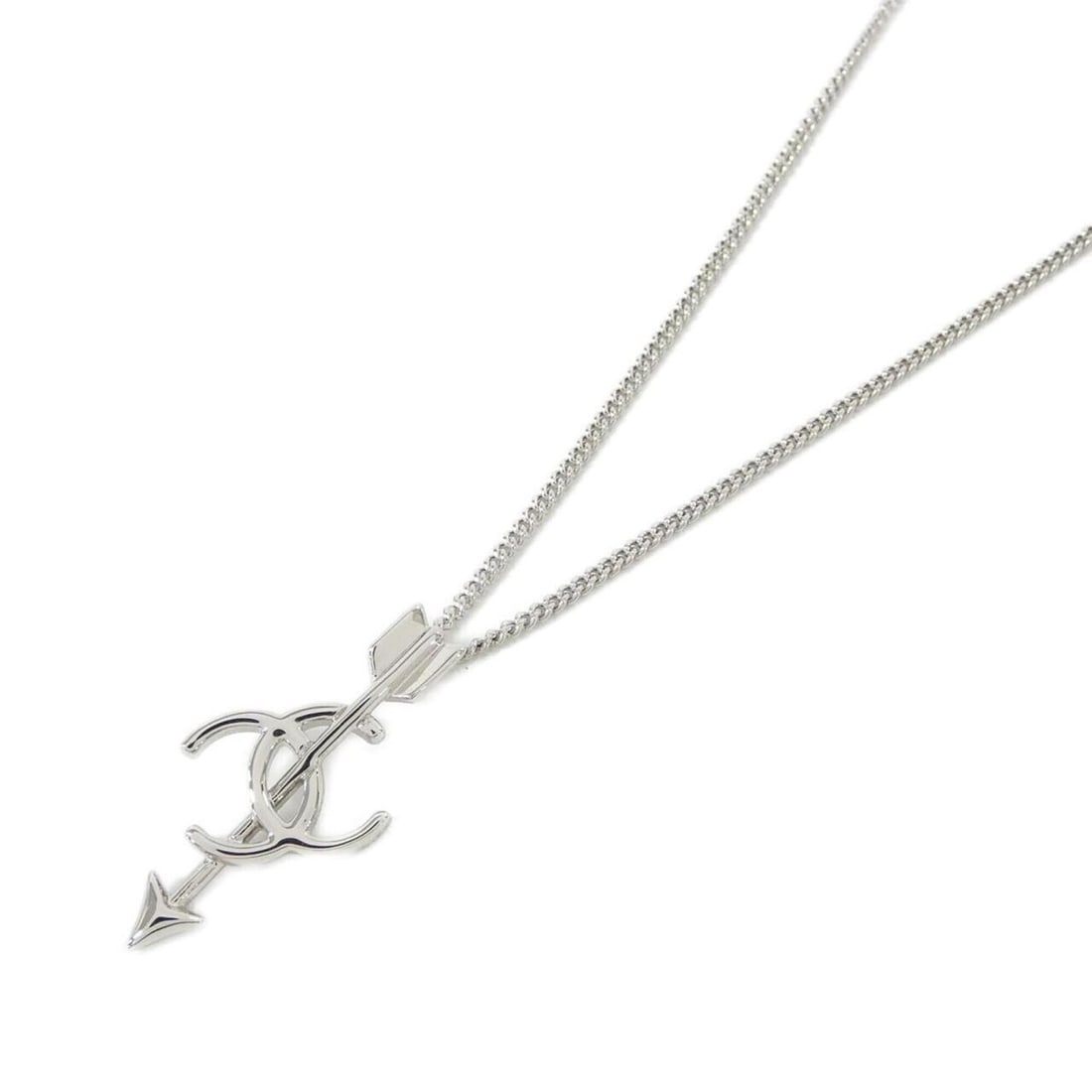 Chanel AB H566 Necklace: --- Catalog ---Category: SizePendant Size: 33mm x 15mm / 1.29'' x 0.59''Neck Circumference: 42 cm - 60 cm / 16.53'' - 23.62''Category: DesignColor: SilverGender: WomenNecklace Type: NecklaceCategory:
