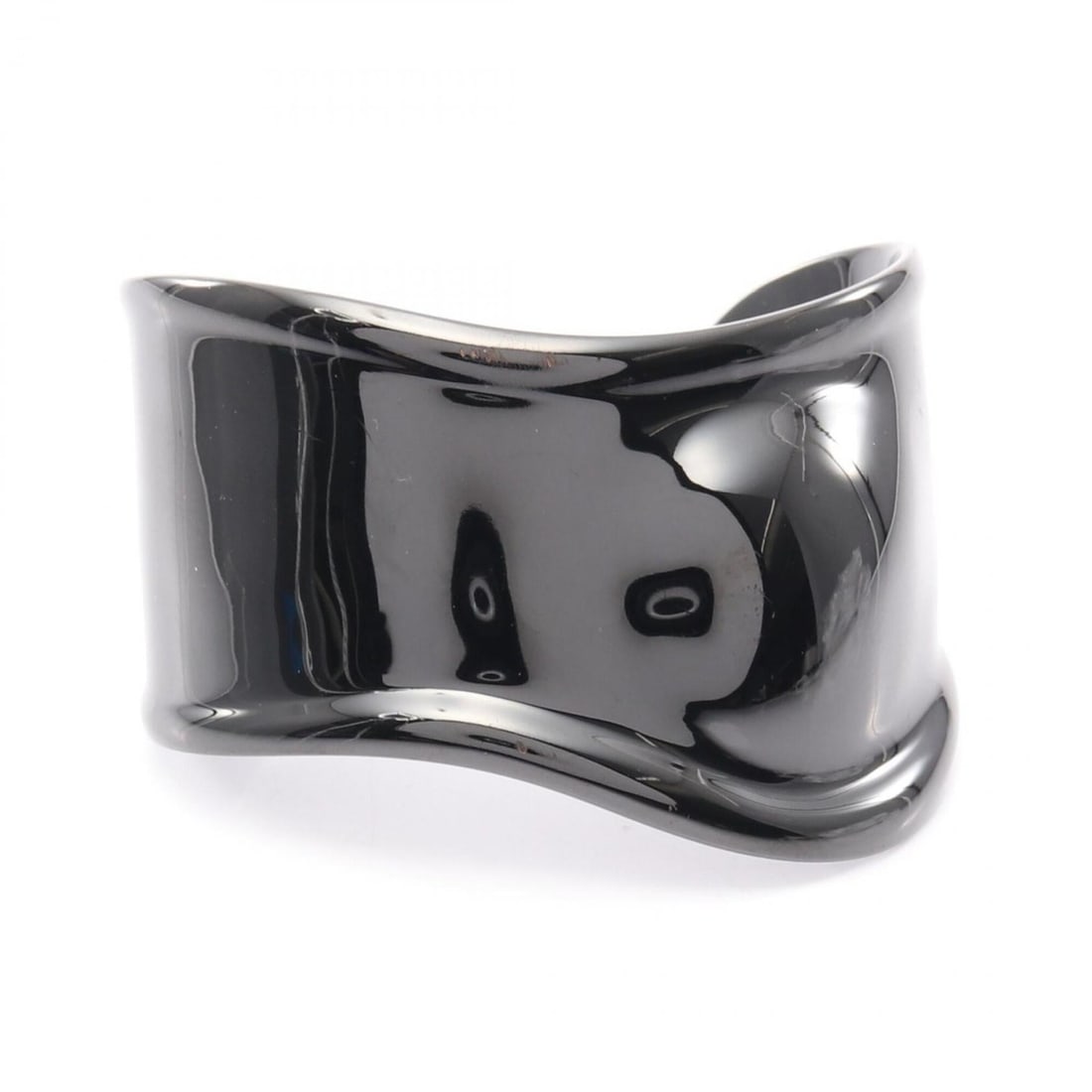 Tiffany & Co. Small Bone Cuff Bangle Accessory, Ruthenium, Women's, Black: --- Catalog ---Category: DesignType: BangleColor: BlackGender: WomenMaterial: RutheniumCategory: GeneralBrand: Tiffany--- Item List ---Section: ConditionRanking: Rank B Used - Traces of usage, damages