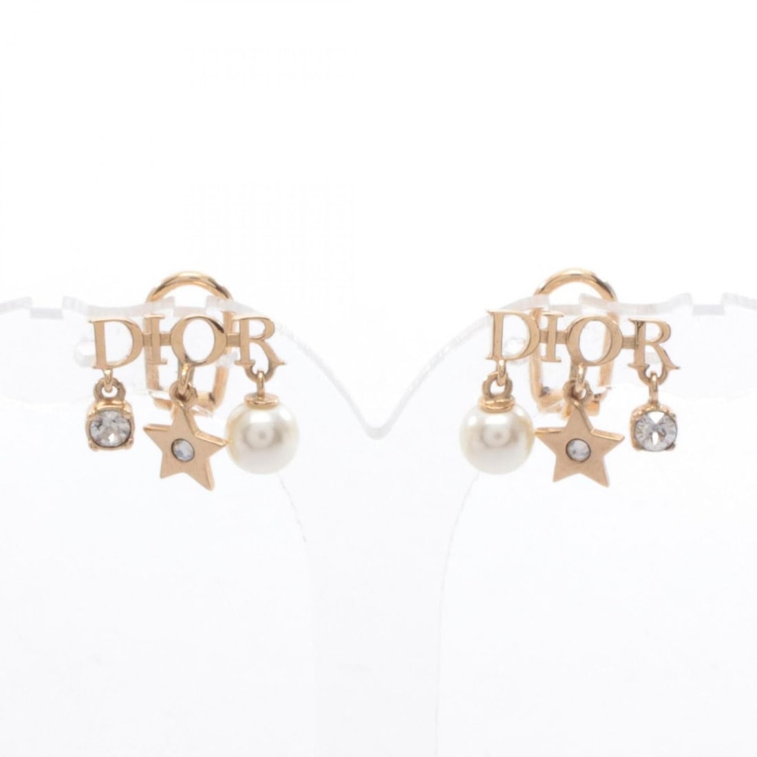 Christian Dior Dior Dio(r)evolution Clip Earrings, Gold Plated (GP), Faux Pearl, Women's, Gold/White: --- Catalog ---Category: SizeSize (HxWxD): 13.00mm x 15.00mm / 0.51'' x 0.59''Category: DesignType: Clip earringsColor: Gold, WhiteStone: Artificial pearlGender: WomenMaterial: Gold platingCategory: G