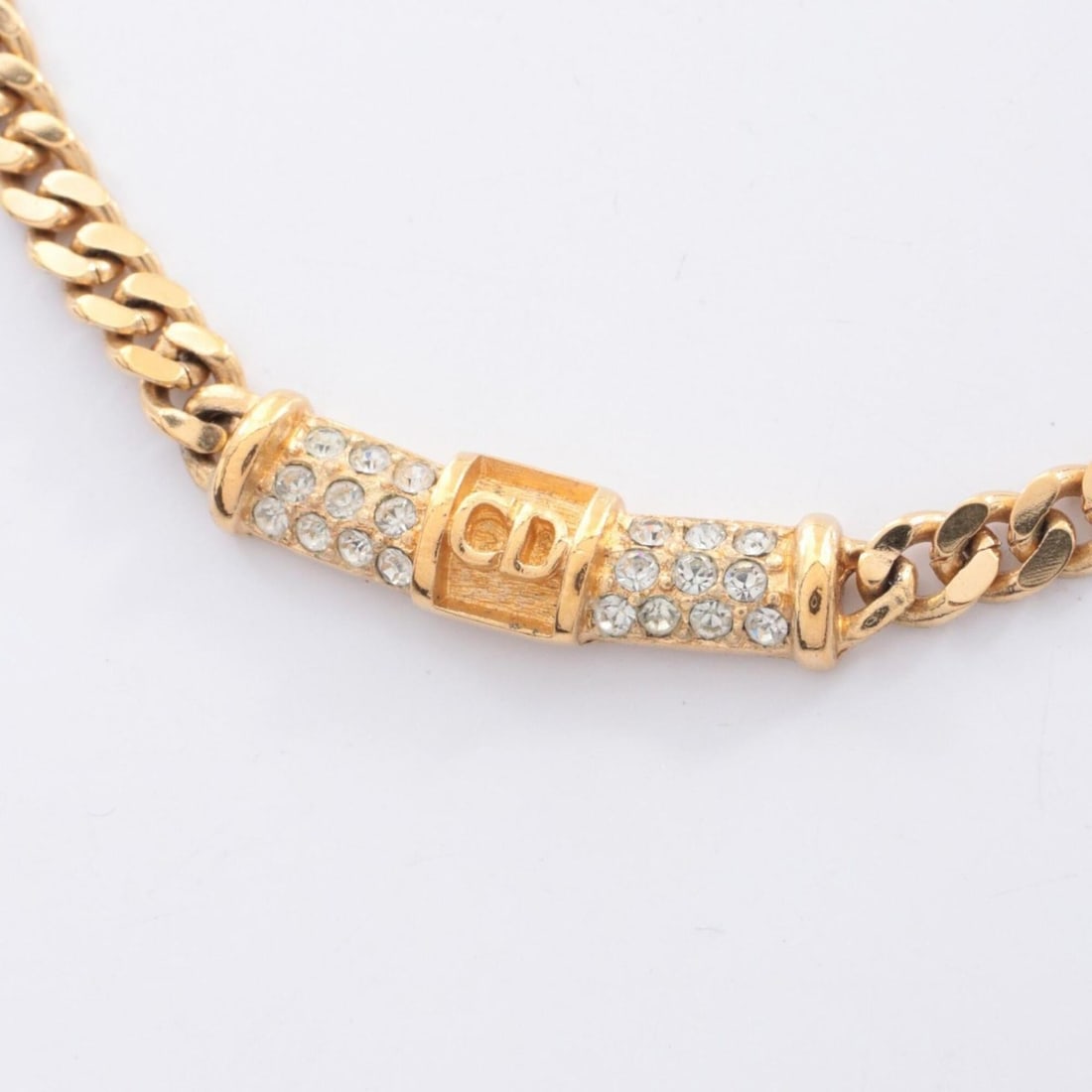 Christian Dior Dior CD Logo Curb Chain Necklace, Gold Plated (GP), Rhinestone, Women's, Tone, Clear: --- Catalog ---Category: SizePendant Size: 7mm x 30mm / 0.27'' x 1.18''Neck Circumference: 42 cm / 16.53''Category: DesignColor: GoldStone: RhinestoneGender: WomenMaterial: Gold platingNecklace Type: 