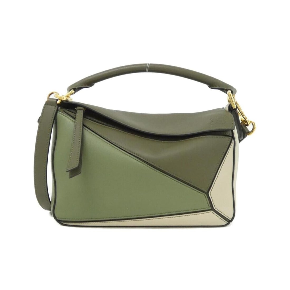 Loewe Puzzle Small A510S21X55 Handbag: --- Catalog ---Category: SizeSize (HxWxD): 17cm x 25cm x 10cm / 6.69'' x 9.84'' x 3.93''Category: DesignType: HandbagColor: GreenGender: WomenMaterial: Leather Category: GeneralMPN: A510S21X55Brand: L