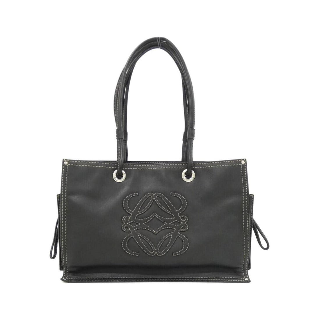 Loewe 323 64 002 Handbag: --- Catalog ---Category: SizeSize (HxWxD): 24cm x 35cm x 15cm / 9.44'' x 13.77'' x 5.9''Category: DesignType: HandbagColor: BlackGender: WomenMaterial: Leather Hardware Color: SilverCategory: GeneralM