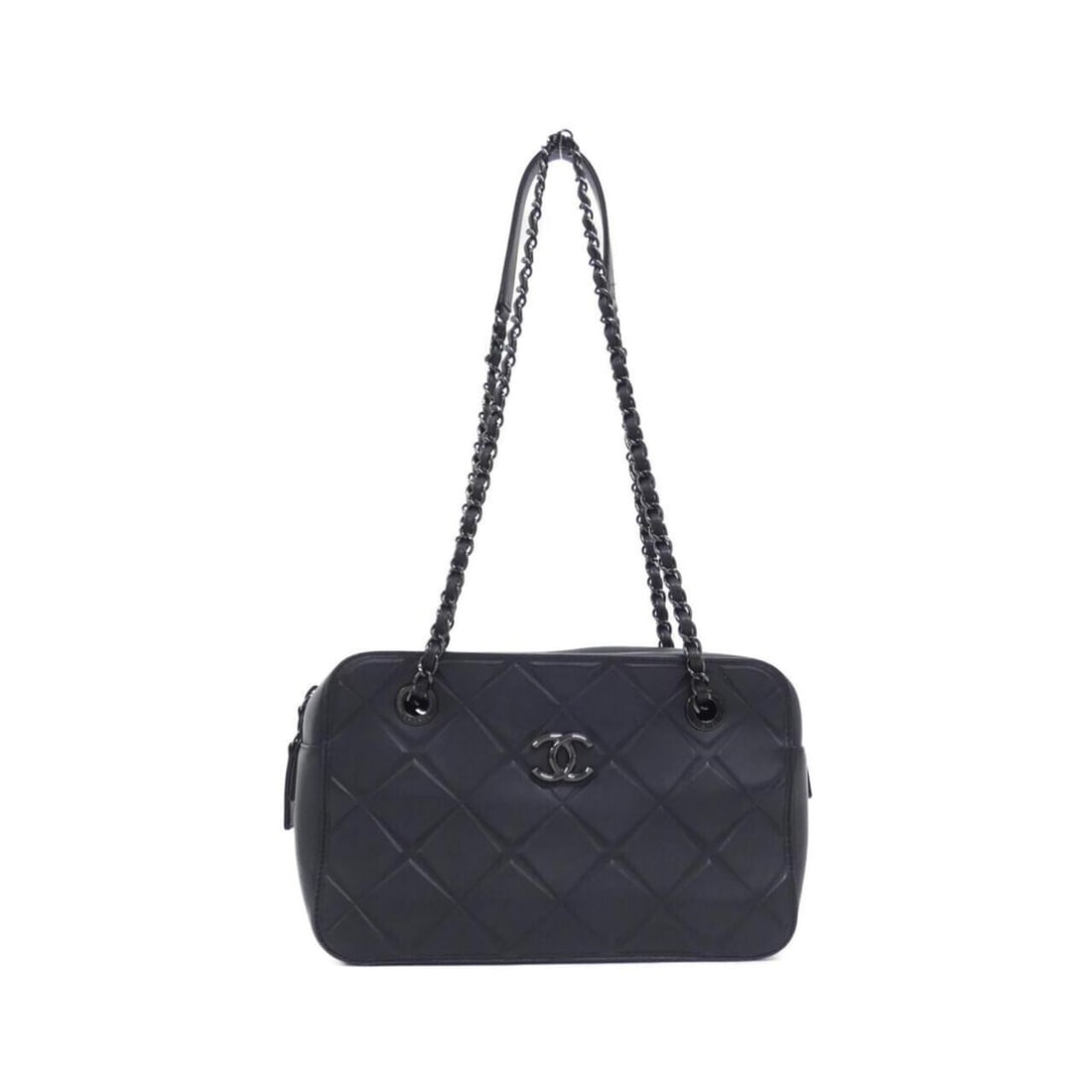 Chanel shoulder bag: --- Catalog ---Category: SizeSize (HxWxD): 16cm x 25cm x 8cm / 6.29'' x 9.84'' x 3.14''Category: DesignType: Shoulder bagColor: BlackGender: WomenMaterial: Leather Leather/Fur Type: CalfskinCategory: 