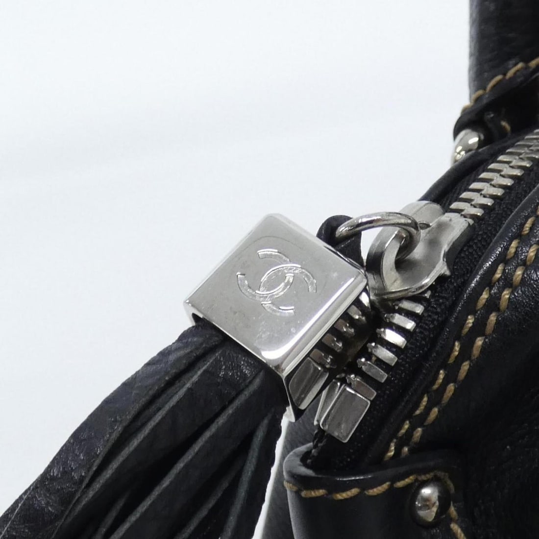 Chanel 23050 handbag - 5