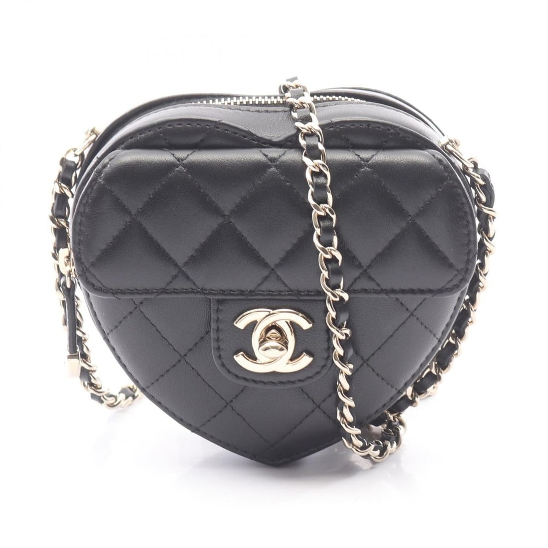 Chanel Heart Chain Clutch Handbag Matelassé Shoulder Bag Lambskin Leather Women's Black AP2784: --- Catalog ---Category: SizeSize (HxWxD): 12cm x 12.5cm x 4cm / 4.72'' x 4.92'' x 1.57''Category: DesignType: Clutch bag, Handbag, Shoulder bagColor: BlackGender: WomenMaterial: Leather Leather/Fur T