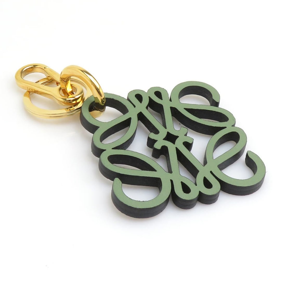 Loewe Charm Keyring Anagram Leather Metal Green Men's Women's r11202j: --- Catalog ---Category: SizeSize (HxWxD): 115.00mm x 75.00mm / 4.53'' x 2.95''Category: DesignType: Handbag charmColor: GreenGender: Men,WomenMaterial: Leather, MetalCategory: GeneralBrand: Loewe--- 