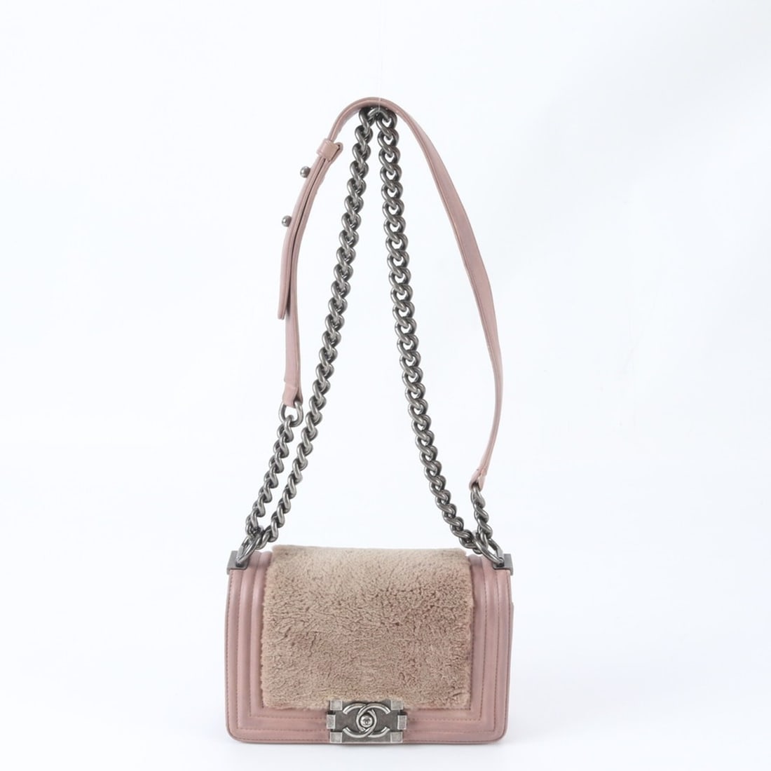Chanel Boy Fur Chain Leather 2-Way Shoulder Bag (Crossbody) with Serial Seal - Women's: --- Catalog ---Category: SizeSize (HxWxD): 13cm x 19cm x 6cm / 5.11'' x 7.48'' x 2.36''Strap Length: 114cm / 44.88''Handle Length: 71cm / 27.95''Category: DesignType: Shoulder bagColor: PinkGender: Wo