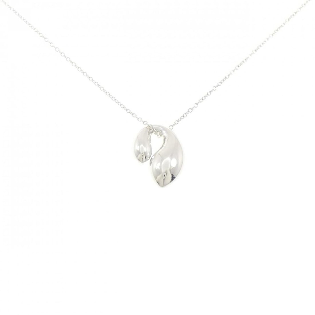 Tiffany & Co. 925 Necklace: --- Catalog ---Category: SizeWeight: 5.3g / 0.18oz.Pendant Size: 16.6mm x 11.7mm / 0.65'' x 0.46''Neck Circumference: 42 cm / 16.53''Category: DesignMetal: SilverGender: WomenMetal Purity:
