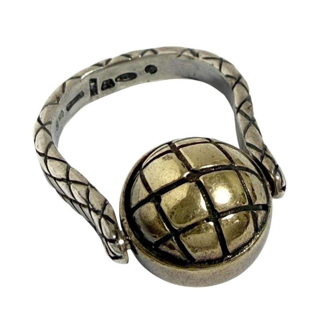 Bottega Veneta Men's Intrecciato Ball Ring, Size 20, Silver: --- Catalog ---Category: SizeJP Size: 20US Size: 10Category: DesignType: Band ringGender: Men,WomenMaterial: Silver 925Category: GeneralBrand: Bottega VenetaCountry of Origin: Italy--- Item List ---Se