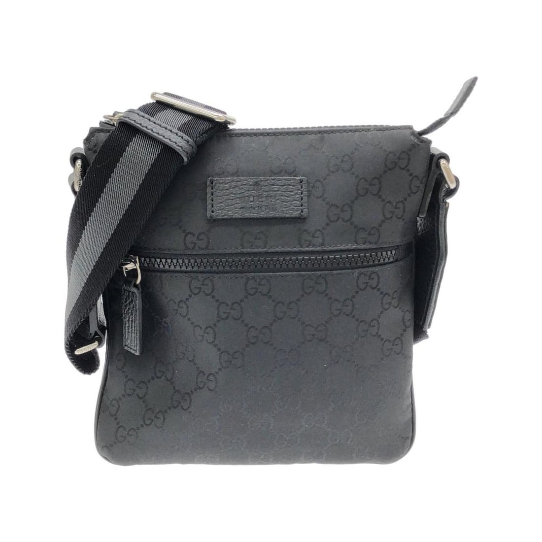 Gucci 449183 G1XHN Shoulder Bag: --- Catalog ---Category: SizeSize (HxWxD): 21cm x 20cm x 1cm / 8.26'' x 7.87'' x 0.39''Category: DesignType: Shoulder bagColor: BlackGender: Men,WomenMaterial: Nylon Hardware Color: SilverCategory: