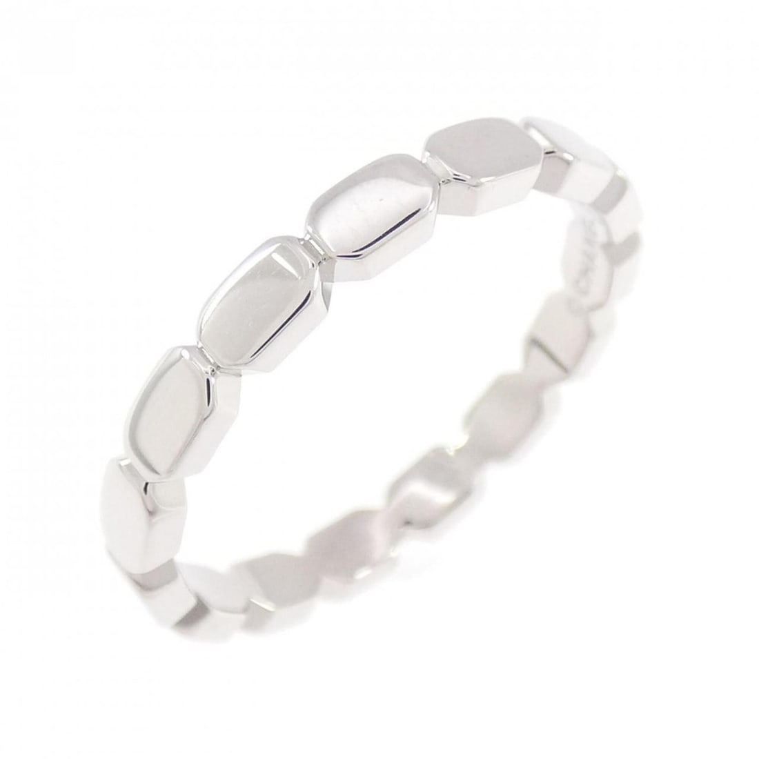 Chanel Première Promesse Ring: --- Catalog ---Category: SizeJP Size: 12.5US Size: 6.5Category: DesignColor: SilverGender: WomenMaterial: Platinum 950Category: GeneralMPN: J4001Brand: Chanel--- Item List ---Section:
