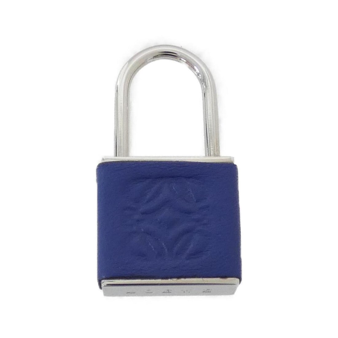 Loewe: --- Catalog ---Category: SizeSize (HxWxD): 5cm x 2.5cm / 1.96'' x 0.98''Category: DesignType: PadlockColor: BlueGender: Women,MenCategory: GeneralBrand: Loewe--- Item List ---Section: