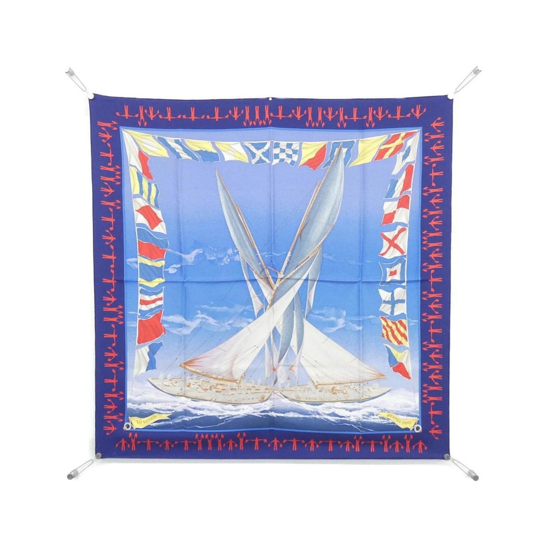 Hermes EN COURSE Carre Scarf Muffler: --- Catalog ---Category: SizeSize (LxW): 90cm x 90cm / 35.43'' x 35.43''Category: DesignType: ScarfColor: BlueGender: Women,MenMaterial: Silk Category: GeneralBrand: Hermes--- Item List ---Section: