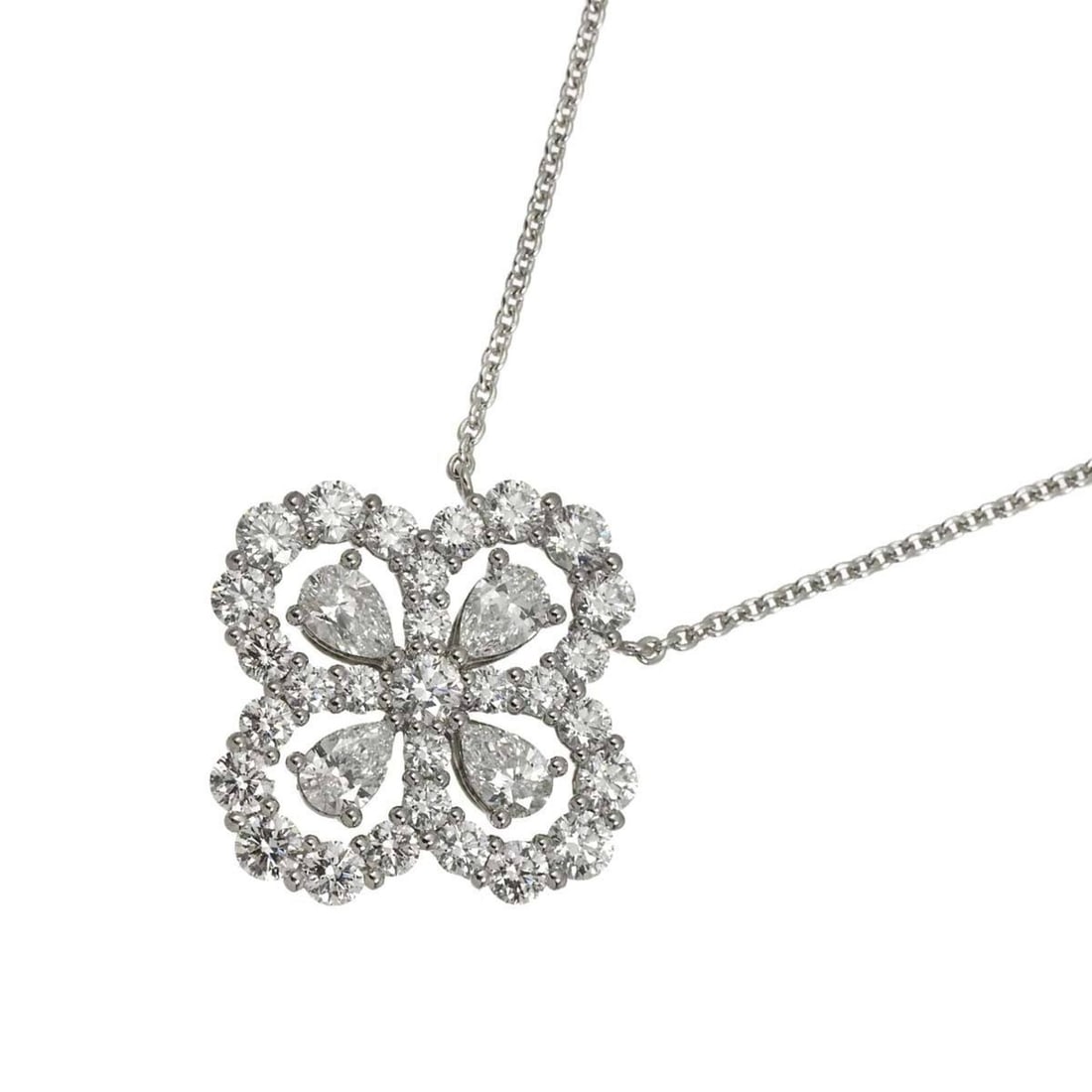 Harry Winston Loop Full Motif Diamond Necklace, 40cm, Platinum (Pt): --- Catalog ---Category: SizePendant Size: 19.5mm x 19.3mm / 0.76'' x 0.75''Neck Circumference: 40 cm / 15.74''Category: DesignColor: PlatinumGender: WomenMaterial: Platinum 950Necklace Type: Necklace
