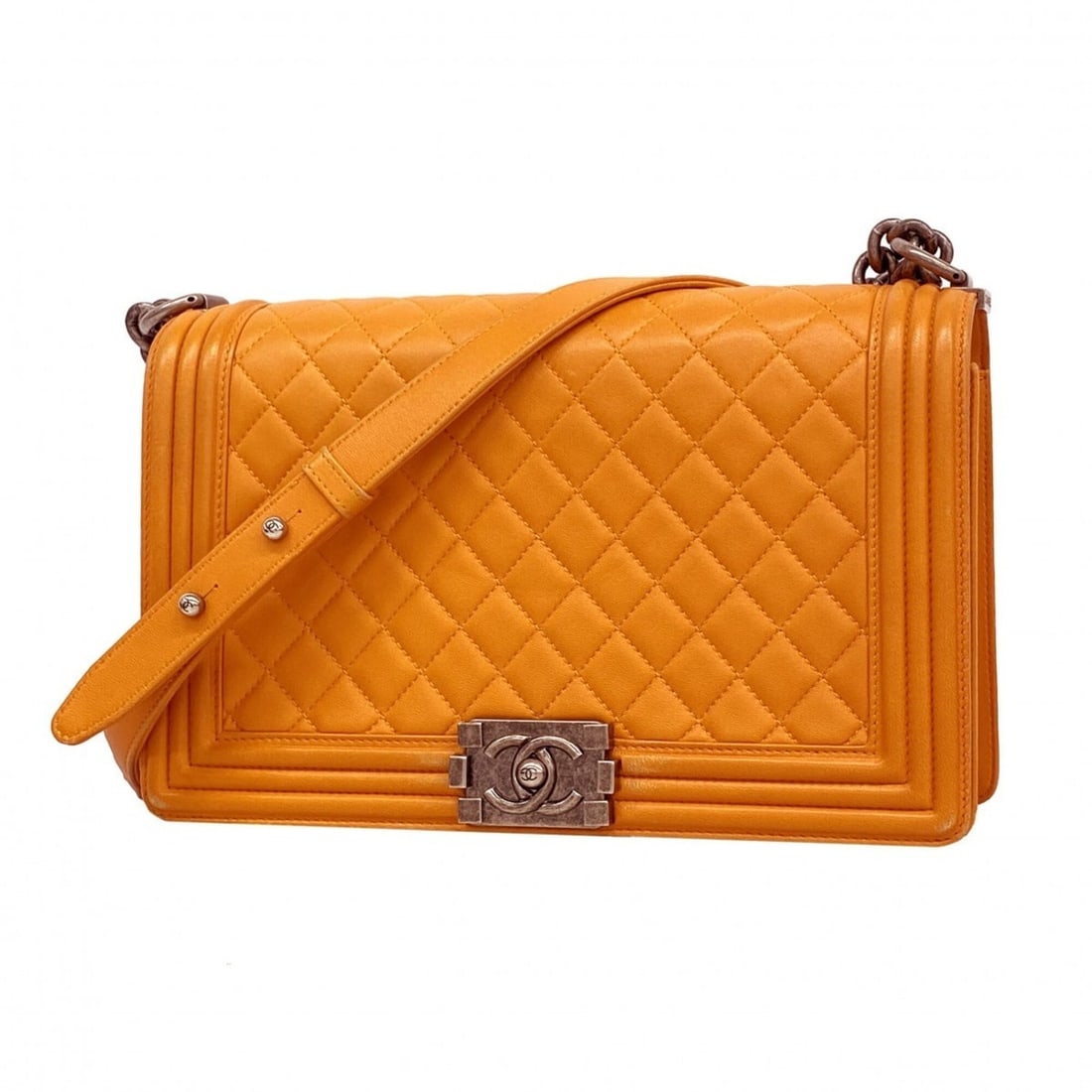 Chanel Boy Chain Shoulder Bag, Lambskin, Orange, Women's OP002419: --- Catalog ---Category: SizeSize (HxWxD): 18.5cm x 28cm x 7cm / 7.28'' x 11.02'' x 2.75''Category: DesignType: Shoulder bagColor: OrangeGender: WomenMaterial: Leather Hardware Color: SilverLeather/Fu