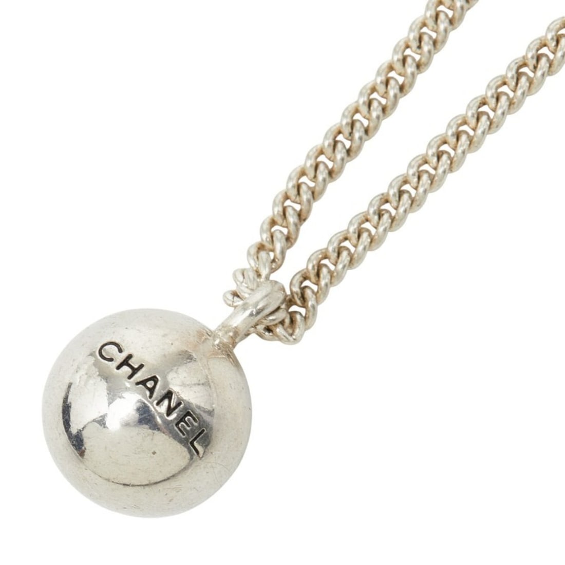 Chanel Logo Ball Necklace, Silver Metal, Women's CHANEL: --- Catalog ---Category: SizePendant Size: 15.8mm x 11.1mm / 0.62'' x 0.43''Neck Circumference: 37.2 cm / 14.64''Category: DesignColor: SilverGender: WomenMaterial: MetalNecklace Type: NecklaceCategor