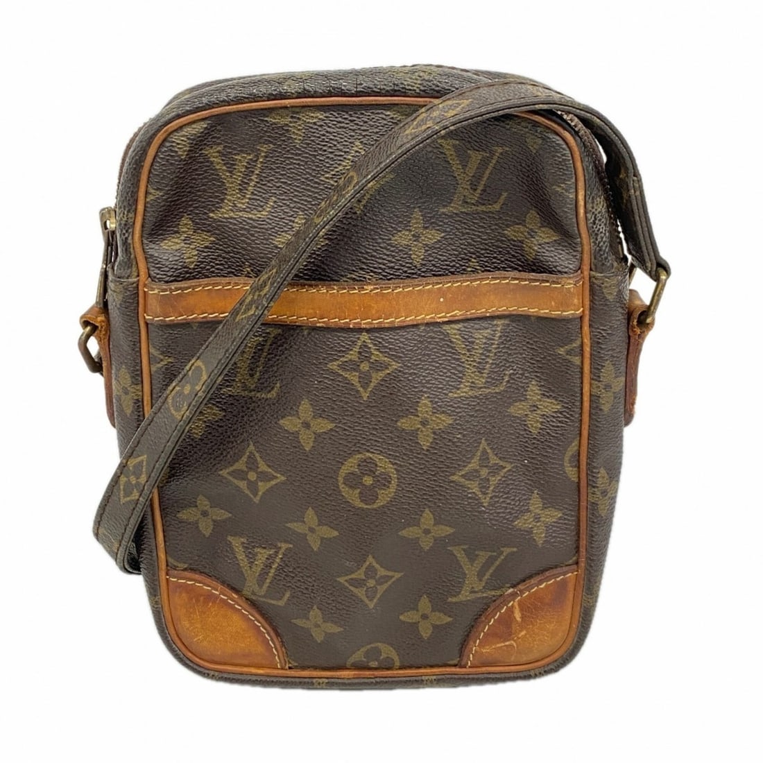 Louis Vuitton Monogram Danube Shoulder Bag M45266 Brown Women's: --- Catalog ---Category: SizeSize (HxWxD): 21cm x 15cm x 4.5cm / 8.26'' x 5.9'' x 1.77''Category: DesignType: Shoulder bagColor: BrownGender: WomenCategory: GeneralMPN: M45266Brand: Louis Vuitton--- I
