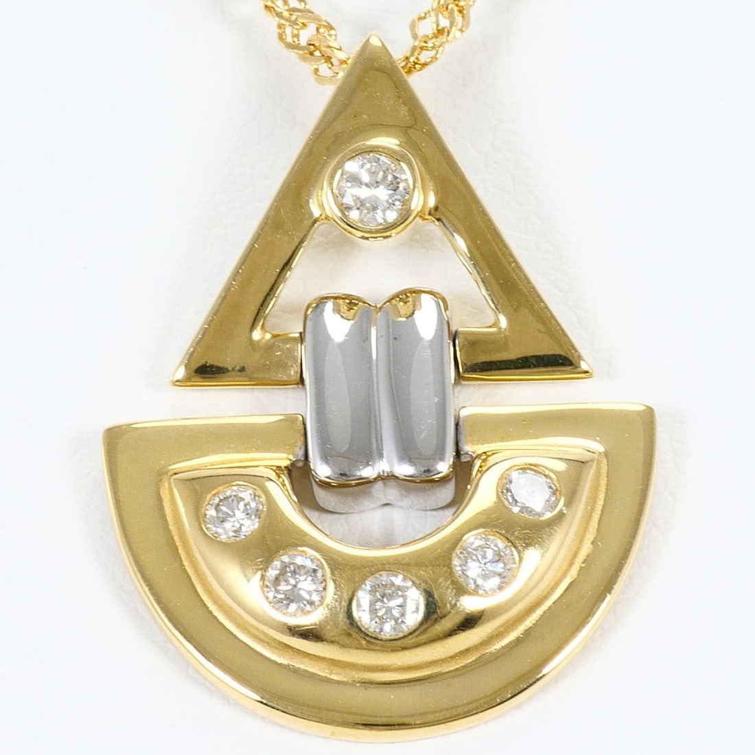 18K (18-karat) Yellow Gold Necklace with 0.42 ct Diamond, Total Weight 10.3g, 39cm, Jewelry: --- Catalog ---Category: SizeWeight: 10.3g / 0.36oz.Pendant Size: 30mm x 22mm / 1.18'' x 0.86''Neck Circumference: 39 cm / 15.35''Category: DesignColor: White gold, Yellow goldMetal: Gold, White GoldS
