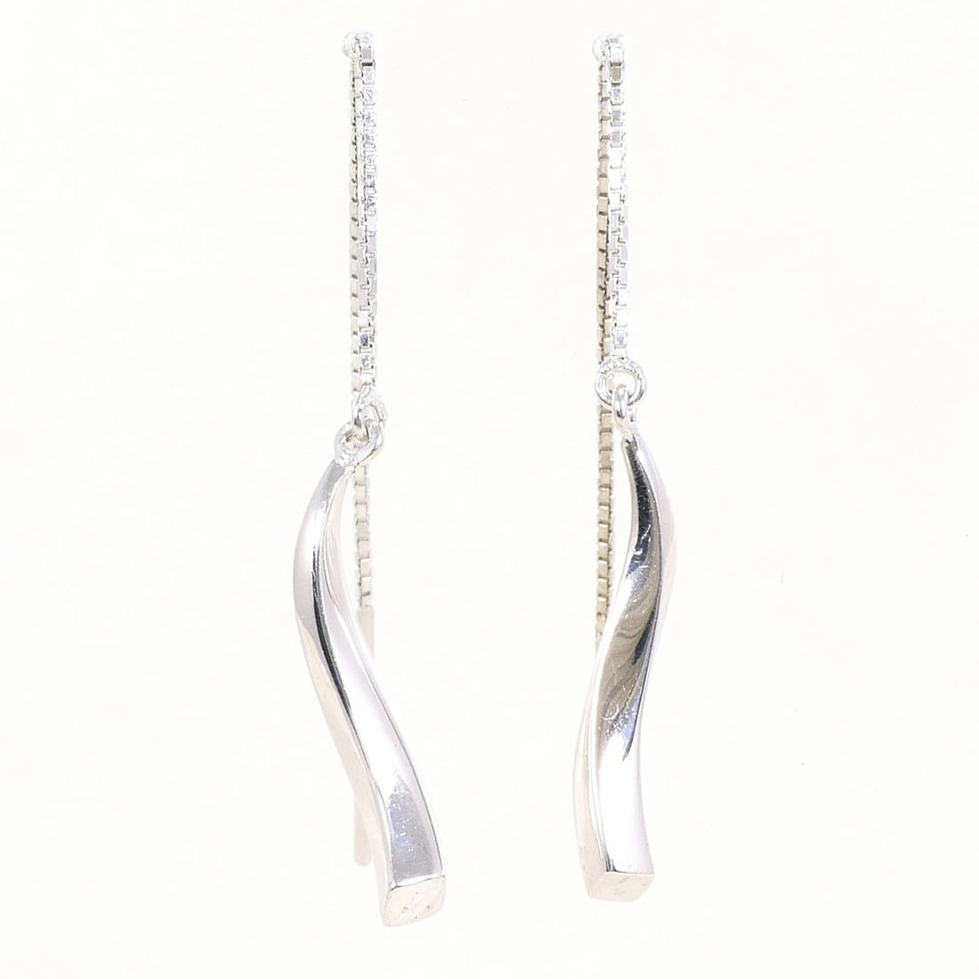 18K (18-karat white gold) earrings, total weight 1.8g, jewelry. (1 of 4)