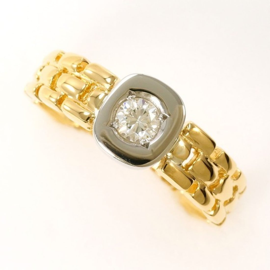 PT900 Platinum 18K Yellow Gold Ring with 0.15 Carat Diamond, Total Weight Approx. 3.0g, Jewelry: --- Catalog ---Category: SizeWidth: 7mm / 0.28''Weight: 3g / 0.1oz.JP Size: 11US Size: 6Category: DesignType: Band ringColor: Platinum, Yellow goldMetal: Gold, PlatinumStone: DiamondGender: WomenMater