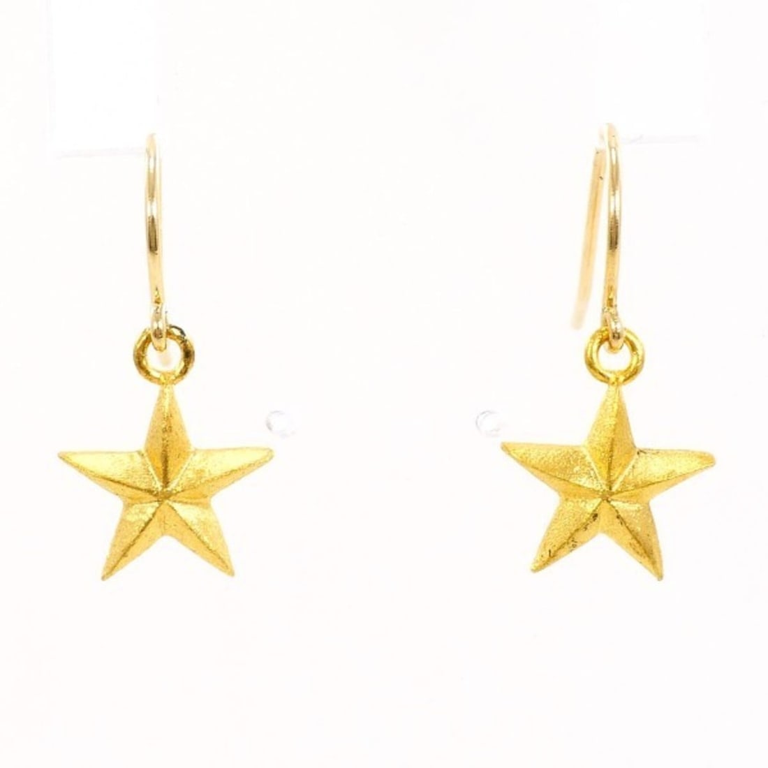 K24 24K YG Yellow Gold 18KYG Earrings, Total Weight Approx. 1.4g, Jewelry: --- Catalog ---Category: SizeWeight: 1.4g / 0.04oz.Category: DesignType: Drop earringsColor: Yellow goldMetal: GoldGender: WomenMaterial: Yellow gold (18K), Yellow gold (24K)Metal Purity: 18K, 24KCate