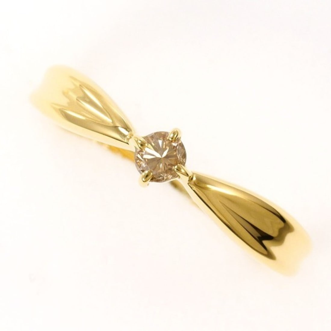 18K (18-karat) Yellow Gold Ring with Brown Diamond (0.10 carat), Total Weight Approx. 1.7g, Jewelry: --- Catalog ---Category: SizeWidth: 4mm / 0.16''Weight: 1.7g / 0.05oz.JP Size: 11US Size: 6Category: DesignType: Band ringColor: Yellow goldMetal: GoldStone: DiamondGender: WomenMaterial: Yellow gold 