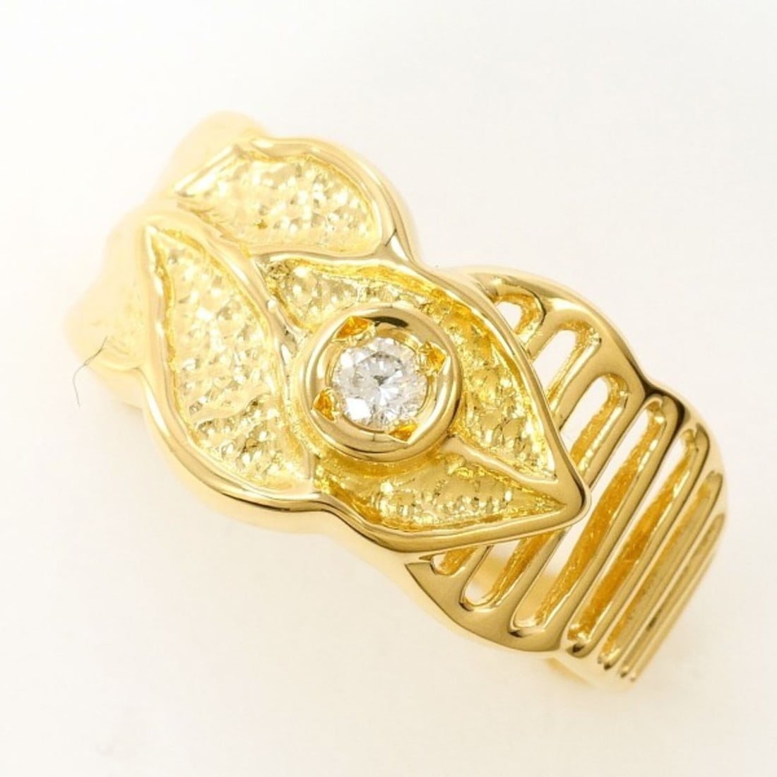 18K (18-karat) Yellow Gold Ring with 0.05mm Diamond, Total Weight Approx. 2.9g, Jewelry: --- Catalog ---Category: SizeWidth: 10mm / 0.39''Weight: 2.9g / 0.1oz.JP Size: 8.5US Size: 4.5Category: DesignType: Band ringColor: Yellow goldMetal: GoldStone: DiamondGender: WomenMaterial: Yellow go