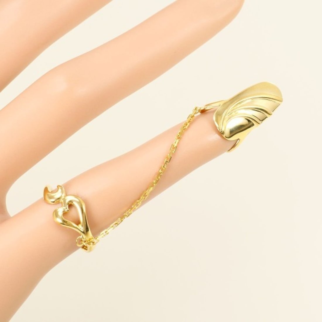 18K (18-karat) Yellow Gold (YG) Nail Ring, Total Weight Approx. 3.6g, Jewelry: --- Catalog ---Category: SizeWidth: 7mm / 0.28''Weight: 3.6g / 0.12oz.JP Size: 6US Size: 3.5Category: DesignType: Band ringColor: Yellow goldMetal: GoldGender: WomenMaterial: Yellow gold (18K)Metal