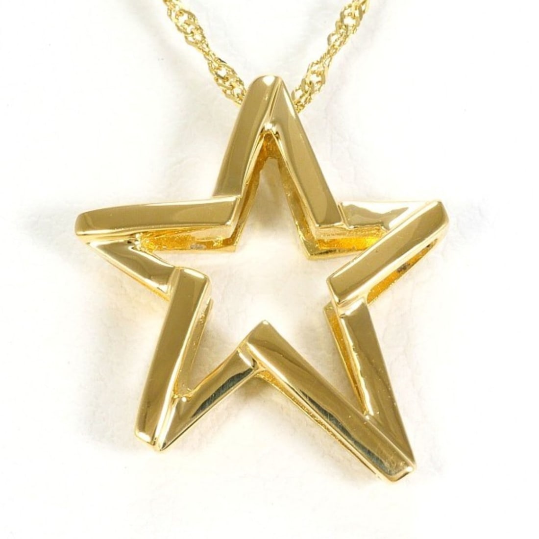 18K (18-karat) Yellow Gold Necklace, Total Weight Approx. 2.0g, 43cm, Jewelry: --- Catalog ---Category: SizeWeight: 2g / 0.07oz.Pendant Size: 15mm x 13mm / 0.59'' x 0.51''Neck Circumference: 43 cm / 16.92''Category: DesignColor: Yellow goldMetal: GoldGender: WomenMaterial: