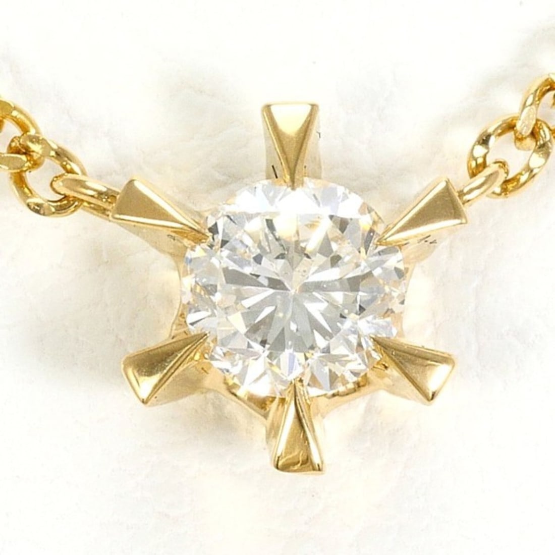 18K (18-karat) Yellow Gold Necklace with 0.343 Carat Diamond, Certificate of Authenticity Included,: --- Catalog ---Category: SizeWeight: 3.2g / 0.11oz.Pendant Size: 7mm x 6mm / 0.27'' x 0.23''Neck Circumference: 41 cm / 16.14''Category: DesignColor: Yellow goldMetal: GoldStone: DiamondGender: WomenM