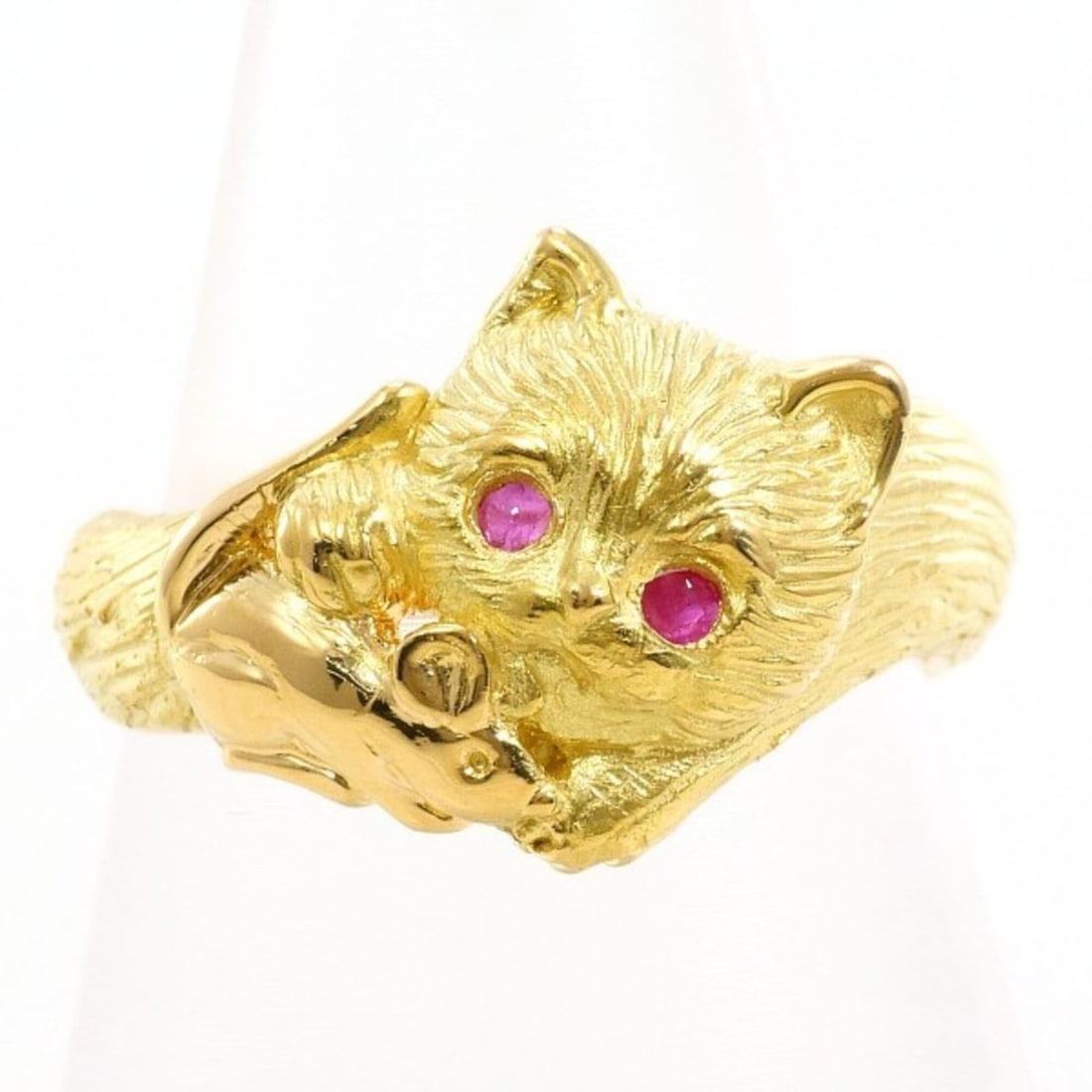 18K (18-karat) Yellow Gold Ring with Ruby, Total Weight Approx. 4.0g, Jewelry: --- Catalog ---Category: SizeWidth: 13mm / 0.51''Weight: 4g / 0.14oz.JP Size: 11.5US Size: 6Category: DesignType: Band ringColor: Yellow goldMetal: GoldStone: RubyGender: WomenMaterial: Yellow gold (1