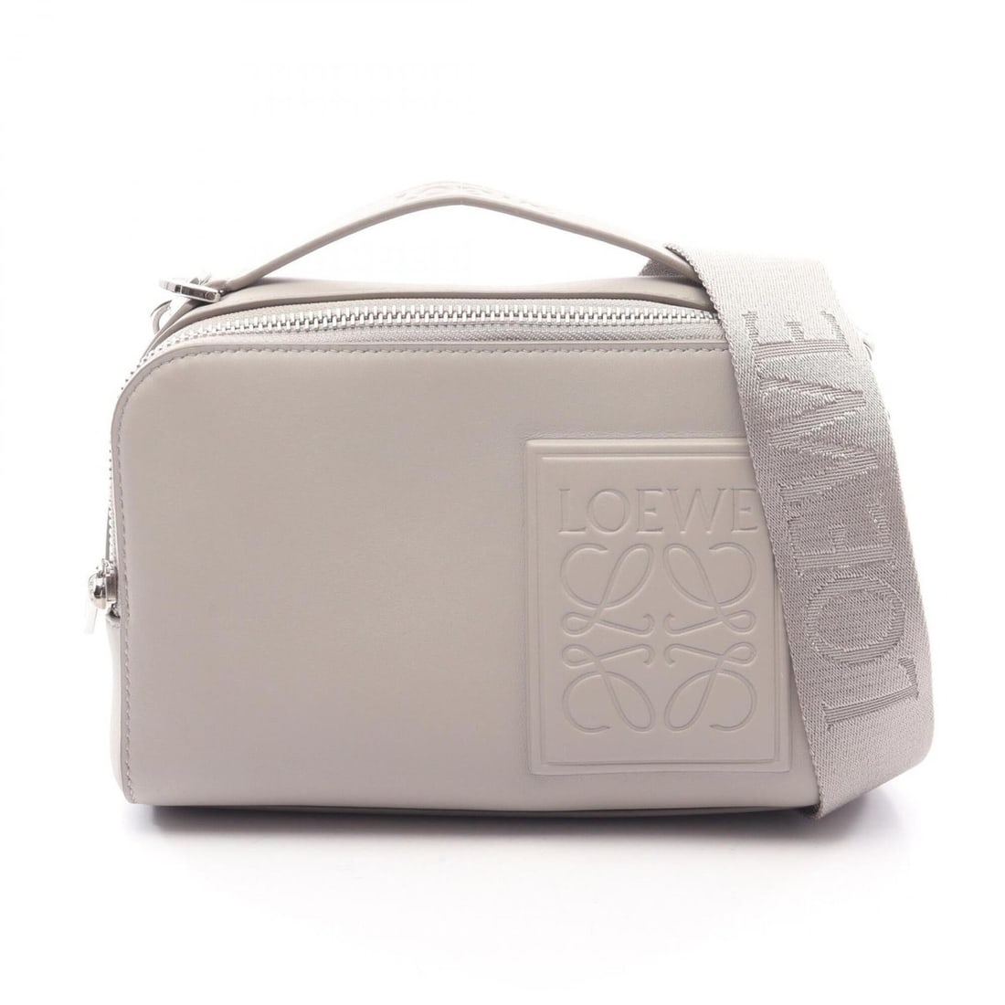 Loewe LOEWE Crossbody Camera Bag Mini 2-Way Handbag Leather Men's Gray C565R41X05: --- Catalog ---Category: SizeSize (HxWxD): 13cm x 18cm x 6.5cm / 5.11'' x 7.08'' x 2.55''Category: DesignType: HandbagColor: GrayGender: MenMaterial: Leather Category: GeneralBrand: Loewe--- Item List