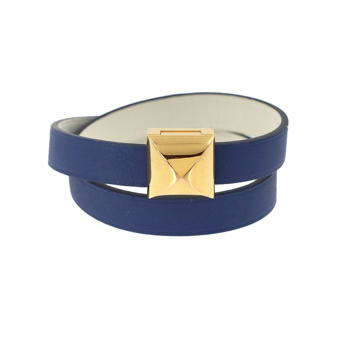 Hermes Medor Infini Double Tour Reversible Bracelet Swift Blue Brighton White A Stamp: --- Catalog ---Category: SizeLength: 14cm / 5.51''Category: DesignType: Charm braceletColor: Blue, WhiteGender: WomenMaterial: Swift leatherCategory: GeneralBrand: HermesCountry of Origin: France--- I