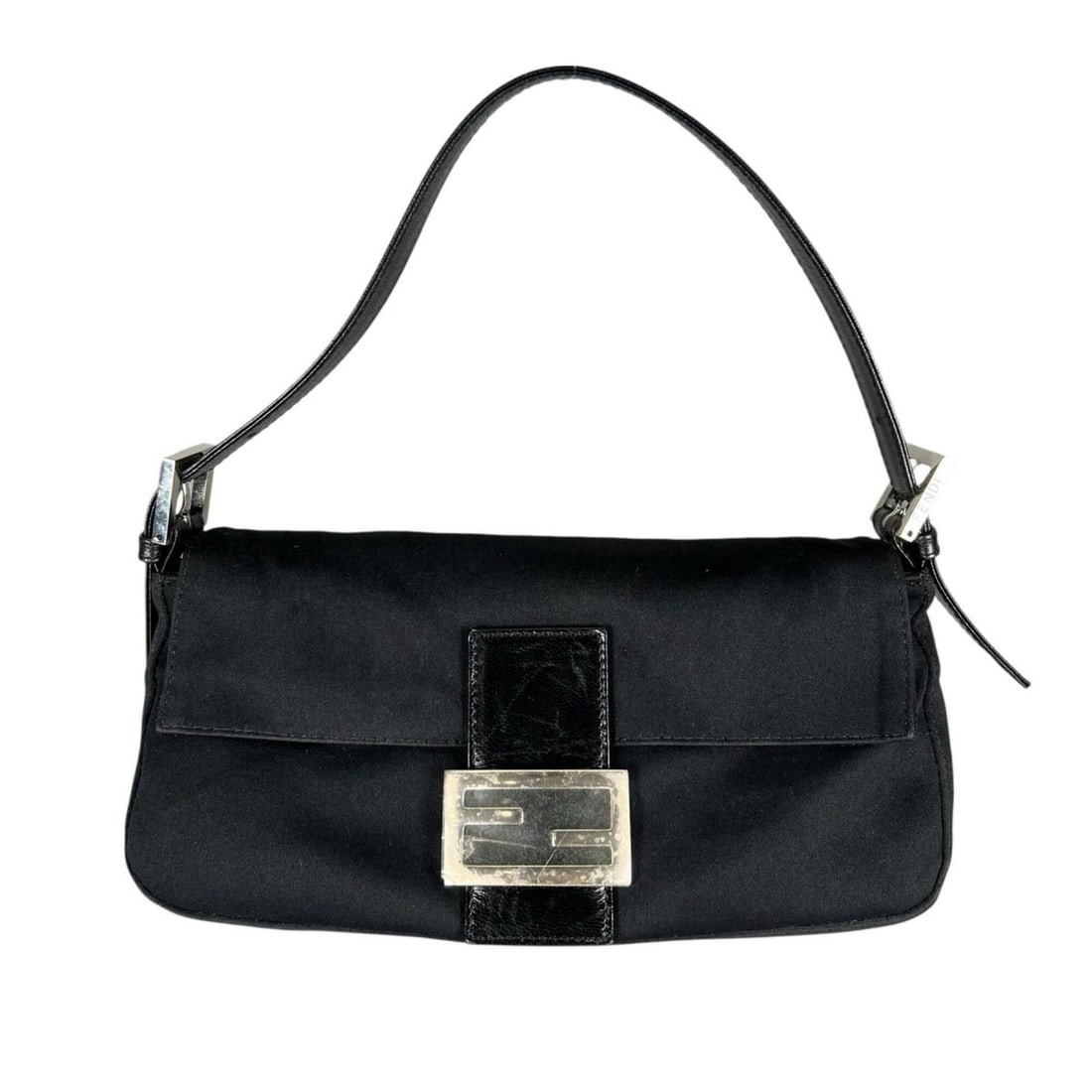 FENDI handbag, jersey, black, women's.: --- Catalog ---Category: SizeSize (HxWxD): 15cm x 27cm x 4cm / 5.9'' x 10.62'' x 1.57''Category: DesignType: HandbagColor: BlackGender: WomenMaterial: Jersey Hardware Color: SilverCategory: GeneralBra