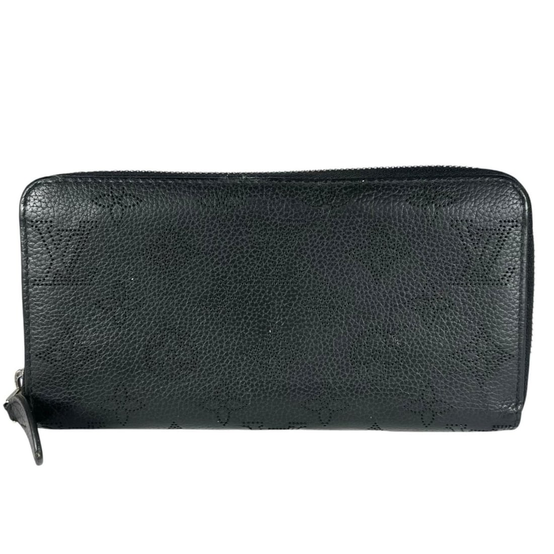 LOUIS VUITTON Mahina Zippy Wallet M61867 Long Monogram Canvas Black Women's: --- Catalog ---Category: SizeSize (HxWxD): 10cm x 19.5cm x 2.5cm / 3.93'' x 7.67'' x 0.98''Category: DesignType: Long wallet (bi-fold)Color: BlackGender: WomenClosure: ZipperMaterial: Monogram Categor