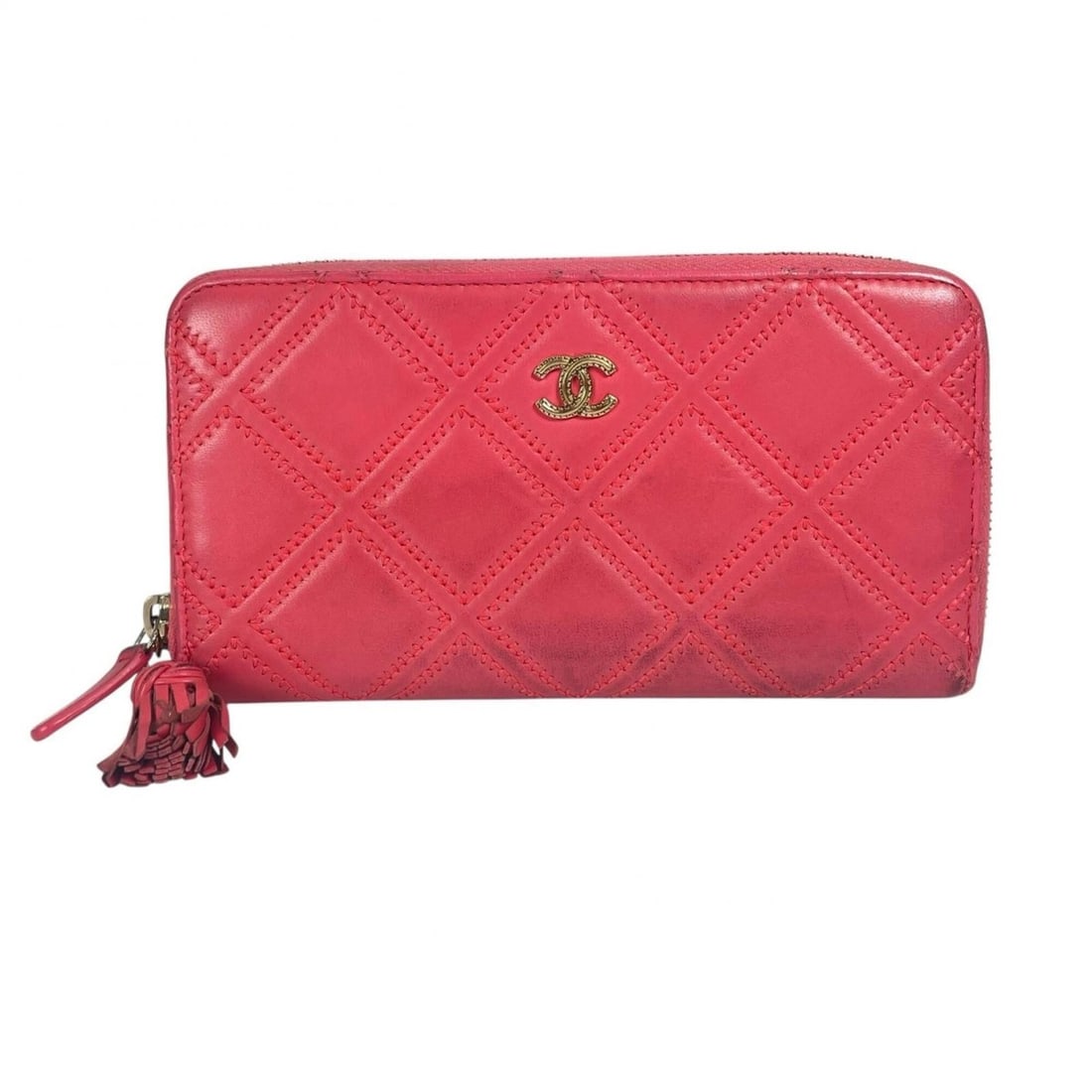 CHANEL Matelassé Long Wallet, Leather, Pink, Women's: --- Catalog ---Category: SizeSize (HxWxD): 10.5cm x 19.5cm x 2cm / 4.13'' x 7.67'' x 0.78''Category: DesignType: Long wallet (bi-fold)Color: PinkGender: WomenMaterial: Leather Category: GeneralBrand: 